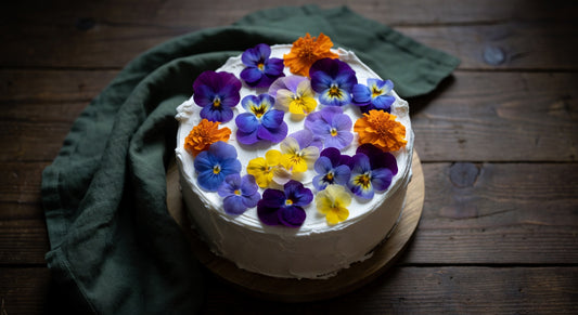 Edible Flowers for Birthday Cakes — Fresh, Safe, Overnight